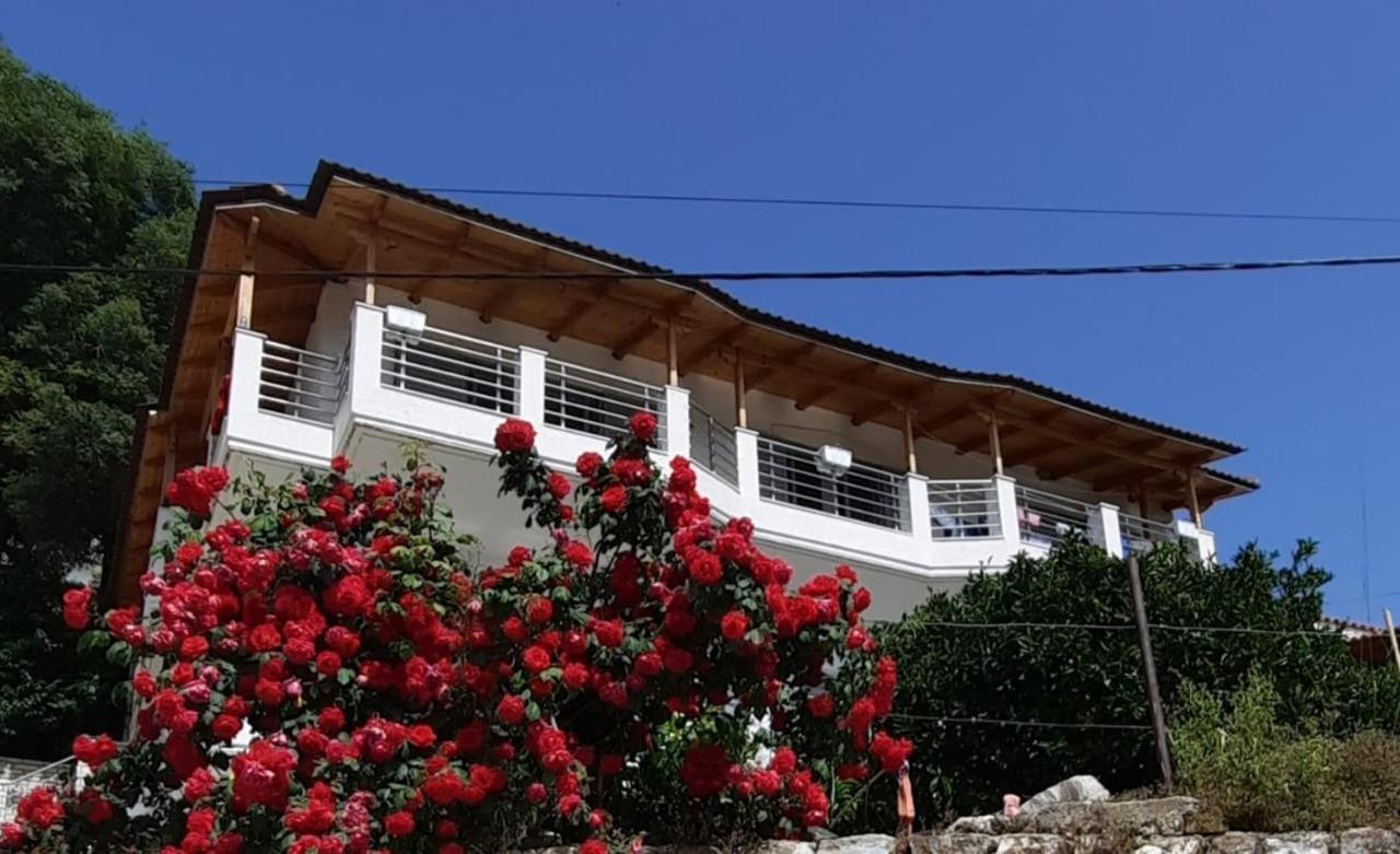 Lukovë Eduard Lagji Apartament מראה חיצוני תמונה