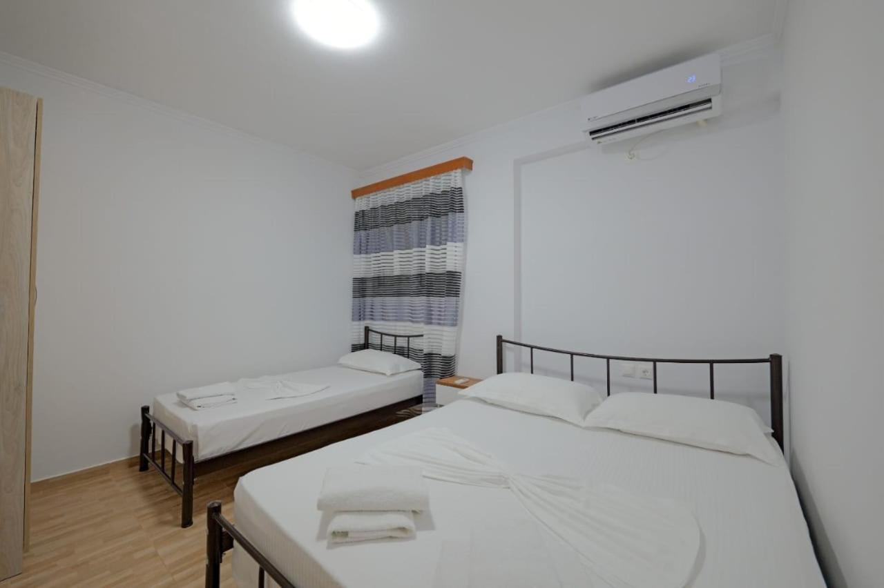 Lukovë Eduard Lagji Apartament חדר תמונה