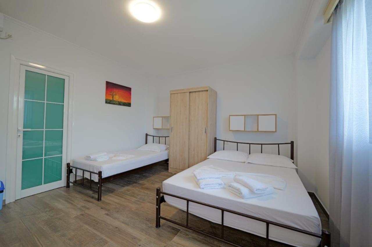 Lukovë Eduard Lagji Apartament חדר תמונה