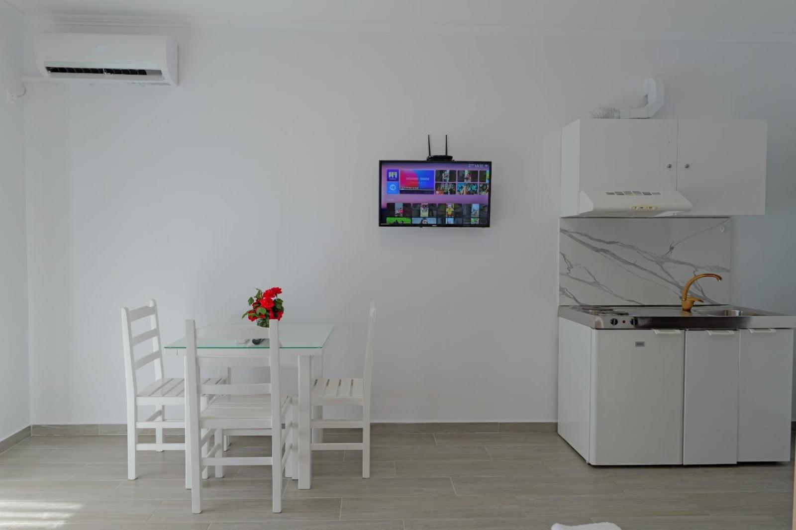 Lukovë Eduard Lagji Apartament חדר תמונה