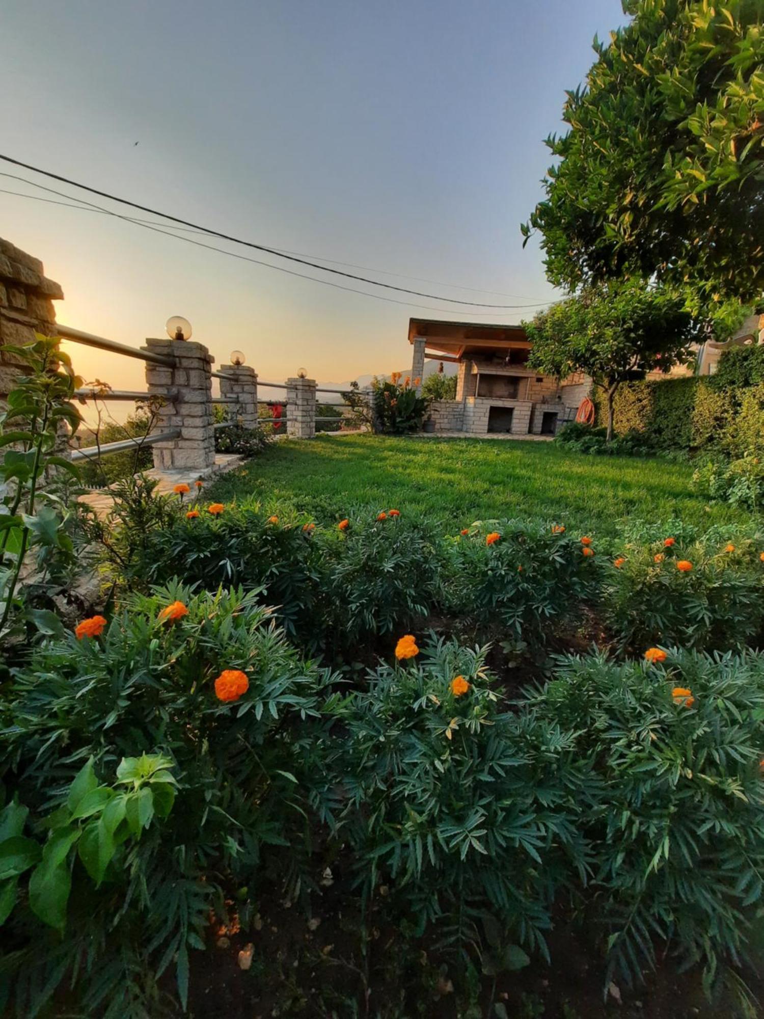 Lukovë Eduard Lagji Apartament חדר תמונה